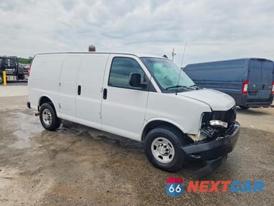 Czwarte zdjęcie samochodu z boku: 2021 CHEVROLET EXPRESS 25 VIN:1GCWGAFP6M1162716 - miniatura