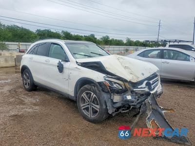 Czwarte zdjęcie samochodu z boku: 2019 MERCEDES-BENZ GLC 300 4MATIC VIN:WDC0G4KB9KV176675 - miniatura