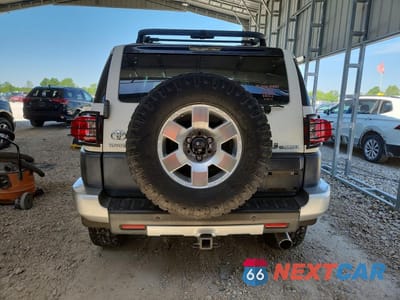 Zdjęcie 6 z 12 samochodu: 2010 TOYOTA FJ CRUISER BASE VIN:JTEBU4BFXAK075523 - miniatura