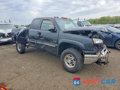 Czwarte zdjęcie samochodu z boku: 2005 CHEVROLET SILVERADO K2500 HEAVY DUTY VIN:1GCHK292X5E174049 - miniatura