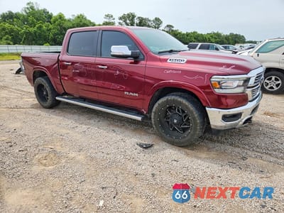 Czwarte zdjęcie samochodu z boku: 2019 RAM 1500 LARAMIE VIN:1C6SRFJT8KN575647 - miniatura