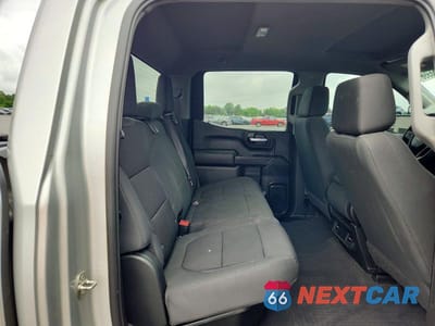 Zdjęcie 10 z 12 samochodu: 2021 CHEVROLET SILVERADO K1500 CUSTOM VIN:3GCPYBEK8MG236765 - miniatura