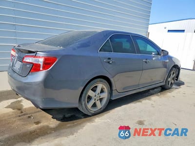 Trzecie zdjęcie samochodu z tyłu: 2014 TOYOTA CAMRY SE VIN:4T1BF1FK4EU318804 - miniatura