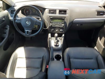 Zdjęcie 8 z 13 samochodu: 2013 VOLKSWAGEN JETTA SE VIN:3VWDP7AJ3DM409235 - miniatura