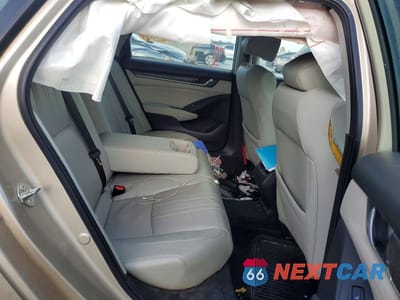 Zdjęcie 10 z 13 samochodu: 2018 HONDA ACCORD TOURING VIN:1HGCV2F94JA053247 - miniatura