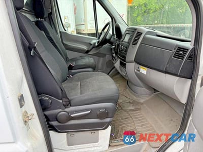 Piąte zdjęcie samochodu w środku: 2015 MERCEDES-BENZ SPRINTER 2500 VIN:WD3PE8DC0FP144872 - miniatura