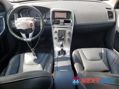 Zdjęcie 8 z 14 samochodu: 2017 VOLVO XC60 T5 DYNAMIC VIN:YV440MDR5H2226159 - miniatura