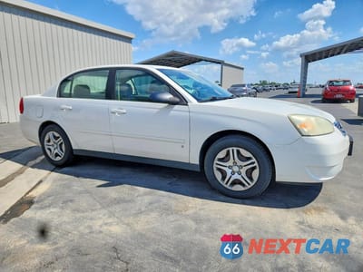 Czwarte zdjęcie samochodu z boku: 2008 CHEVROLET MALIBU LS VIN:1G1ZS58N68F127058 - miniatura