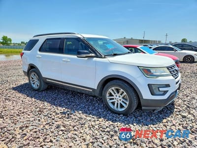 Czwarte zdjęcie samochodu z boku: 2017 FORD EXPLORER XLT VIN:1FM5K7D82HGA10603 - miniatura