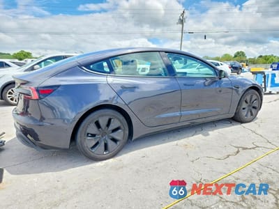 Trzecie zdjęcie samochodu z tyłu: 2025 TESLA MODEL 3 VIN:5YJ3E1EB7SF884084 - miniatura