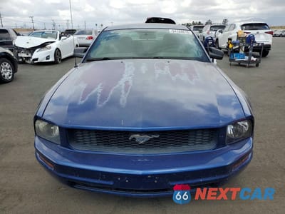 Piąte zdjęcie samochodu w środku: 2006 FORD MUSTANG VIN:1ZVFT80N465176862 - miniatura