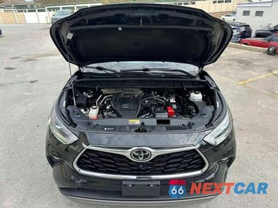 Piąte zdjęcie samochodu w środku: 2023 TOYOTA HIGHLANDER PLATINUM VIN:5TDKDRBH8PS035011 - miniatura