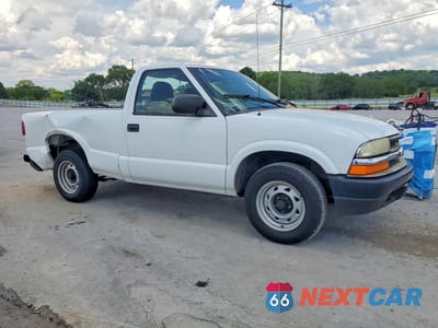 Czwarte zdjęcie samochodu z boku: 2003 CHEVROLET S TRUCK S10 VIN:1GCCS14H938216836 - miniatura