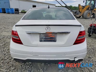 Zdjęcie 6 z 12 samochodu: 2013 MERCEDES-BENZ C 300 4MATIC VIN:WDDGF8AB3DG128621 - miniatura