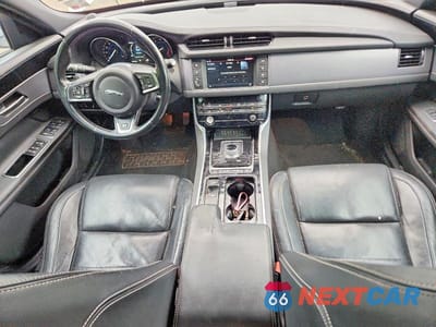 Zdjęcie 8 z 12 samochodu: 2016 JAGUAR XF R - SPORT VIN:SAJBF4BV1GCY16023 - miniatura