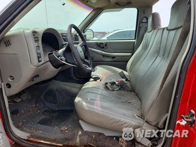 Zdjęcie 7 z 12 samochodu: 1999 GMC SONOMA VIN:1GTDT14X5XK506072 - miniatura