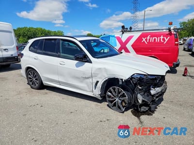 Czwarte zdjęcie samochodu z boku: 2026 BMW X5 M60I VIN:5UX33EU06T9384229 - miniatura