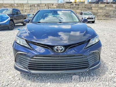 Piąte zdjęcie samochodu w środku: 2021 TOYOTA CAMRY LE VIN:4T1R11AK7MU519020 - miniatura
