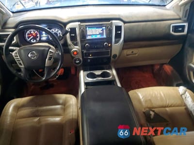 Zdjęcie 8 z 12 samochodu: 2016 NISSAN TITAN XD SL VIN:1N6BA1F48GN503341 - miniatura