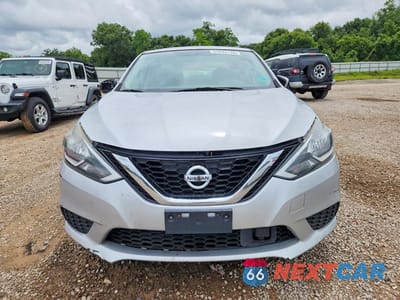 Piąte zdjęcie samochodu w środku: 2019 NISSAN SENTRA SV VIN:3N1AB7AP8KY283830 - miniatura