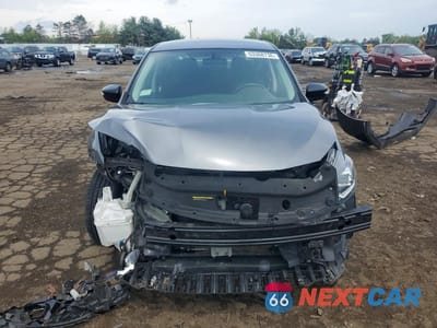 Piąte zdjęcie samochodu w środku: 2018 NISSAN SENTRA SR VIN:3N1AB7AP9JY282524 - miniatura