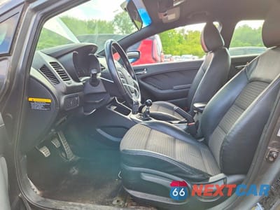 Zdjęcie 7 z 12 samochodu: 2016 KIA FORTE SX VIN:KNAFZ5A35G5592172 - miniatura