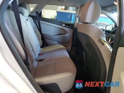 Zdjęcie 10 z 12 samochodu: 2019 HYUNDAI TUCSON VALUE VIN:KM8J3CA46KU010442 - miniatura