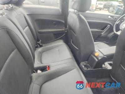 Zdjęcie 10 z 12 samochodu: 2017 VOLKSWAGEN BEETLE 1.8T VIN:3VWF17AT5HM624603 - miniatura