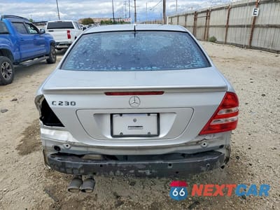 Zdjęcie 6 z 12 samochodu: 2007 MERCEDES-BENZ C 230 VIN:WDBRF52H87F874043 - miniatura