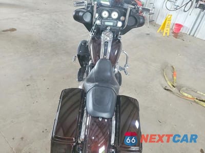Zdjęcie 6 z 9 samochodu: 2011 HARLEY-DAVIDSON FLHX VIN:1HD1KB413BB646149 - miniatura
