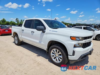 Czwarte zdjęcie samochodu z boku: 2020 CHEVROLET SILVERADO C1500 CUSTOM VIN:1GCPWBEK9LZ349399 - miniatura