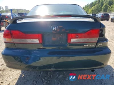 Zdjęcie 6 z 13 samochodu: 2002 HONDA ACCORD EX VIN:1HGCG16582A041086 - miniatura