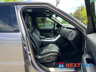 Piąte zdjęcie samochodu w środku: 2020 LAND ROVER RANGE ROVER SPORT SVR VIN:SALWZ2RE2LA882077 - miniatura