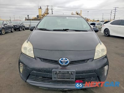 Piąte zdjęcie samochodu w środku: 2015 TOYOTA PRIUS TWO VIN:JTDKN3DU9F0407235 - miniatura