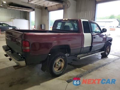 Trzecie zdjęcie samochodu z tyłu: 2000 DODGE RAM 1500 VIN:1B7HF13Y4YJ111276 - miniatura