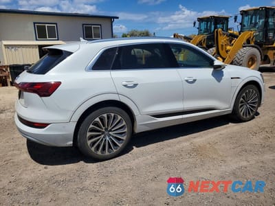 Trzecie zdjęcie samochodu z tyłu: 2019 AUDI E-TRON PRESTIGE VIN:WA1VAAGE2KB022741 - miniatura