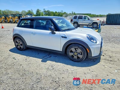 Czwarte zdjęcie samochodu z boku: 2024 MINI COOPER SE VIN:WMW13DJ01R2V88488 - miniatura