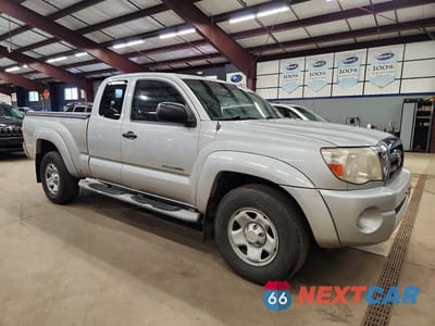 Czwarte zdjęcie samochodu z boku: 2005 TOYOTA TACOMA ACCESS CAB VIN:5TEUU42N85Z137975 - miniatura