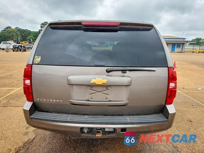 Zdjęcie 6 z 14 samochodu: 2013 CHEVROLET SUBURBAN C1500 LS VIN:1GNSCHE03DR376840 - miniatura