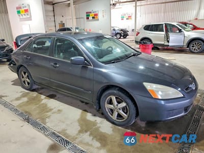 Czwarte zdjęcie samochodu z boku: 2004 HONDA ACCORD EX VIN:1HGCM56804A137923 - miniatura