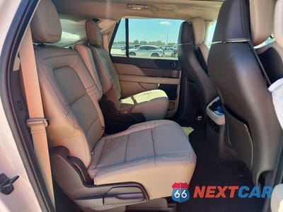 Zdjęcie 11 z 13 samochodu: 2023 LINCOLN NAVIGATOR L RESERVE VIN:5LMJJ3LG3PEL03503 - miniatura