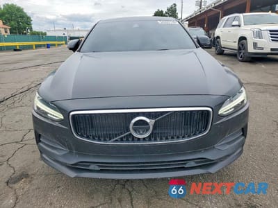 Piąte zdjęcie samochodu w środku: 2018 VOLVO S90 T6 MOMENTUM VIN:LVY992MK4JP027899 - miniatura