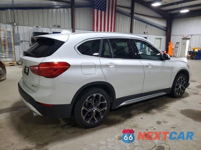 Trzecie zdjęcie samochodu z tyłu: 2021 BMW X1 XDRIVE28I VIN:WBXJG9C04M5U42811 - miniatura