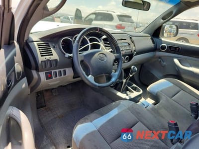Zdjęcie 8 z 12 samochodu: 2005 TOYOTA TACOMA BASE VIN:5TENX22N75Z105776 - miniatura