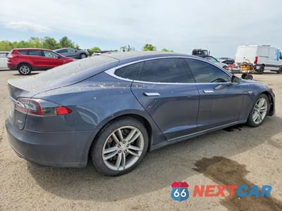 Trzecie zdjęcie samochodu z tyłu: 2016 TESLA MODEL S VIN:5YJSA1E21GF131973 - miniatura