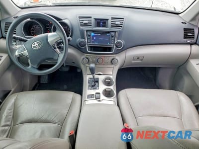 Zdjęcie 8 z 13 samochodu: 2013 TOYOTA HIGHLANDER PLUS VIN:5TDZA3EH7DS037120 - miniatura