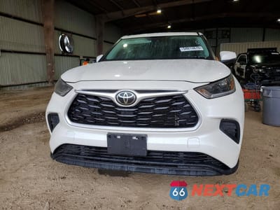 Piąte zdjęcie samochodu w środku: 2021 TOYOTA HIGHLANDER L VIN:5TDCZRAH6MS058483 - miniatura
