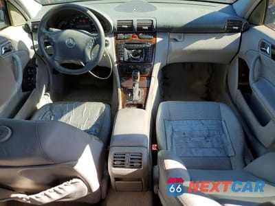 Zdjęcie 8 z 12 samochodu: 2002 MERCEDES-BENZ C 240 VIN:WDBRF61J42F135982 - miniatura