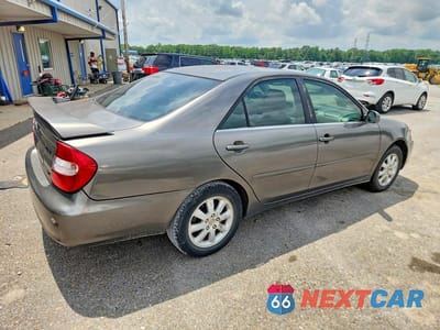 Trzecie zdjęcie samochodu z tyłu: 2004 TOYOTA CAMRY SE VIN:4T1BA32K34U015057 - miniatura