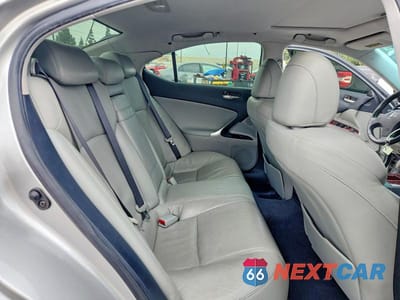 Zdjęcie 10 z 12 samochodu: 2006 LEXUS IS 350 VIN:JTHBE262765002546 - miniatura